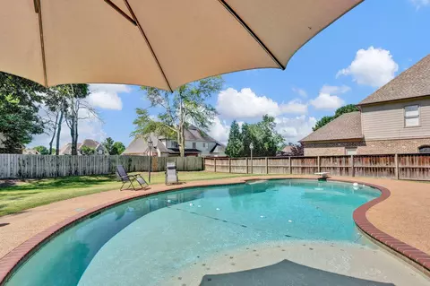 1127 W Old Hearthstone Cir, Collierville, TN 38017