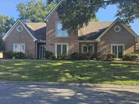 7546 Crystal Lake Dr, Cordova, TN 38016