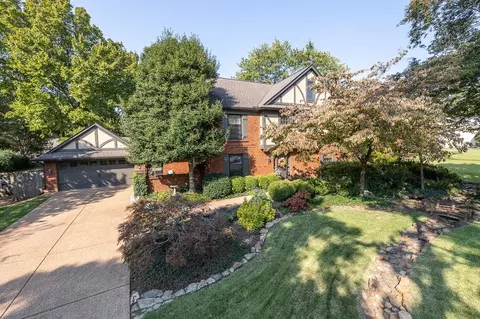 2831 Honey Tree Dr, Germantown, TN 38138
