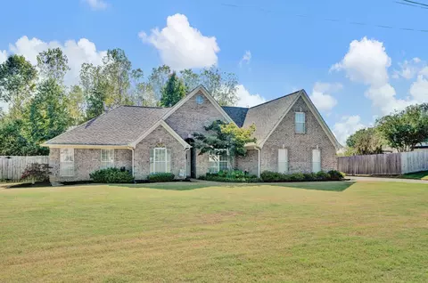 20 Brookwood Cir, Oakland, TN 38060