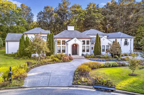 9327 Garner Woods Cv, Germantown, TN 38139