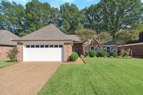 1312 River Bank Dr, Collierville, TN 38017