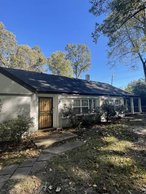 3356 Walnut Grove Rd, Memphis, TN 38111