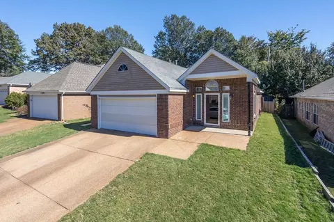 896 Timber Grove Dr, Cordova, TN 38018