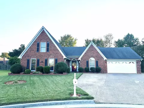5468 Lake Village Dr, Memphis, TN 38125