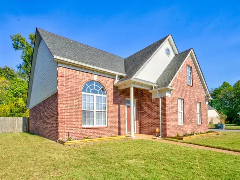 388 Fleets Hill Dr, Memphis, TN 38018