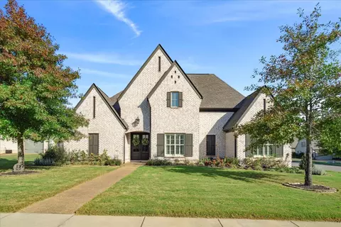 460 Saunders Creek Cir, Rossville, TN 38066