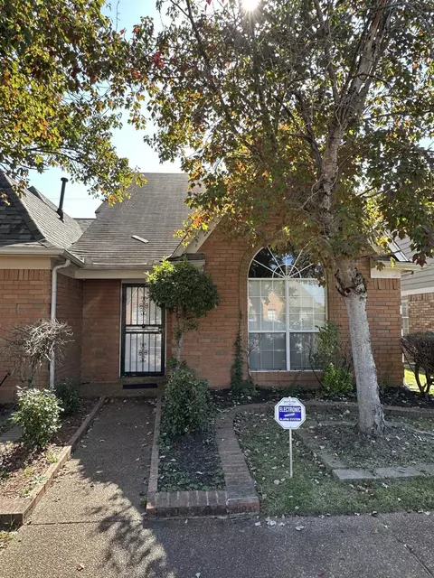 7745 Shadowland Dr, Memphis, TN 38125