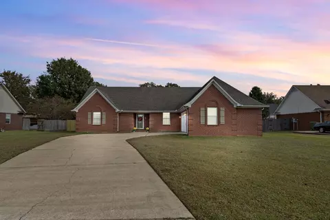 66 Lauren Cv, Atoka, TN 38004