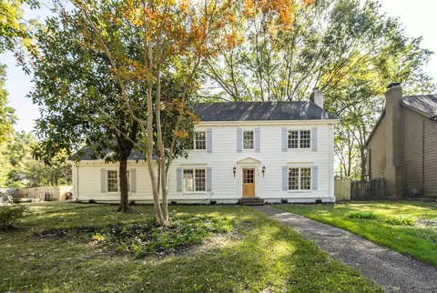 109 W Pecan Valley St, Collierville, TN 38017