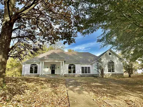 110 Russwood Dr, Covington, TN 38019