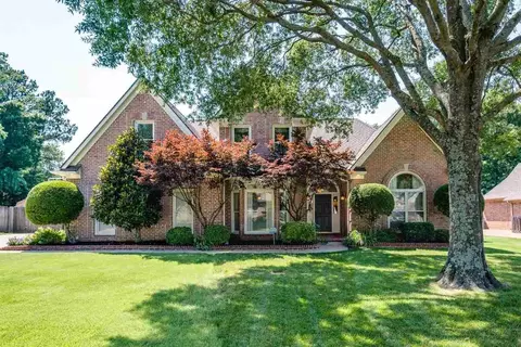 8996 Pembroke Ellis Dr, Bartlett, TN 38133