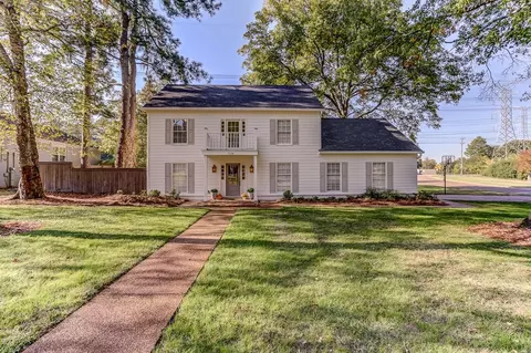 7118 Woodridge Ln, Germantown, TN 38138