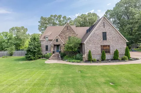 9470 Salem Woods Dr, Lakeland, TN 38002