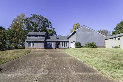 2697 W Gerald Ford Dr W, Memphis, TN 38016