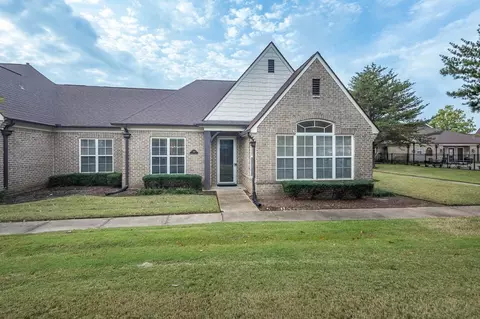 1396 Calumet Farms Dr #11, Collierville, TN 38017