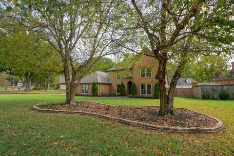 1526 Cedar Mills Dr, Memphis, TN 38016