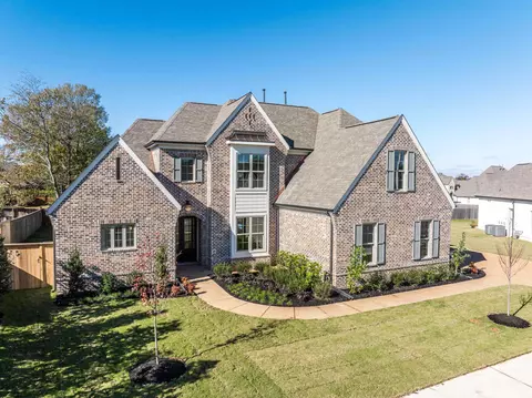 719 Windsor Hill Circle Cir W, Collierville, TN 38017