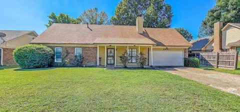 4461 Green Creek Dr, Memphis, TN 38125