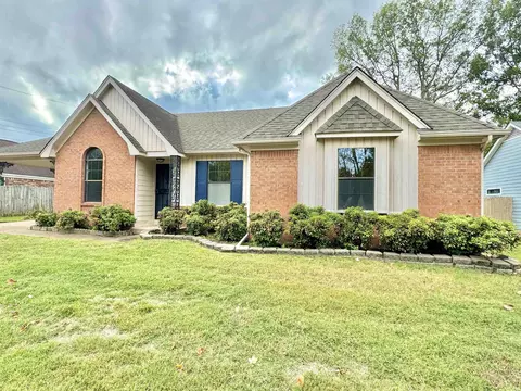 2723 Green Hollow Ln, Memphis, TN 38133