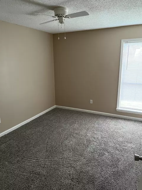 2426 Lake Edge Dr, Memphis, TN 38016