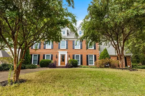 2873 Belgrave Dr, Germantown, TN 38138