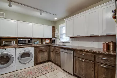 4898 Dee Rd, Memphis, TN 38117 photo 12