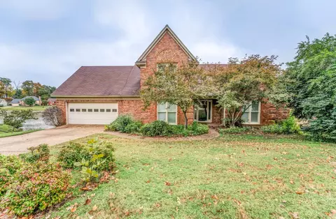 8833 E Carrollwood Ln, Memphis, TN 38016