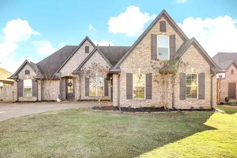 45 Fair View Cv, Oakland, TN 38060