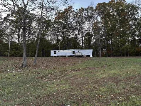 292 Shane Ln, Selmer, TN 38375
