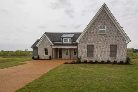 105 Highland Park Dr, Oakland, TN 38060