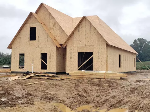 321 Rocky Creek Dr, Senatobia, MS 38668