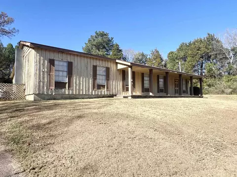 405 S Maple St, Adamsville, TN 38310