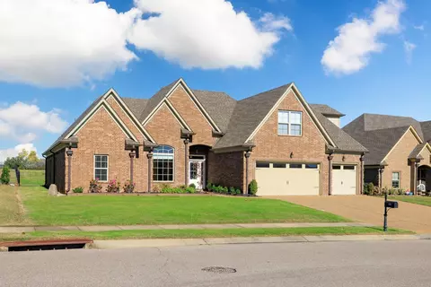 410 Fairoaks Dr, Oakland, TN 38060