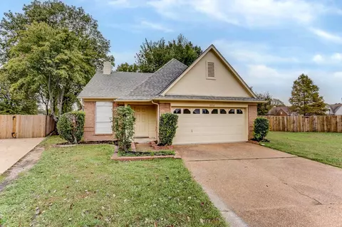 8892 Arbor Gate Cv, Memphis, TN 38016