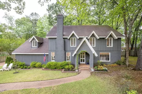 2741 Hunters Dr, Germantown, TN 38138