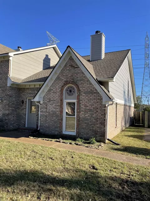 242 S Walnut Bend Rd, Memphis, TN 38018