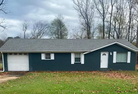 40 Edgehill Dr, Jackson, TN 38301