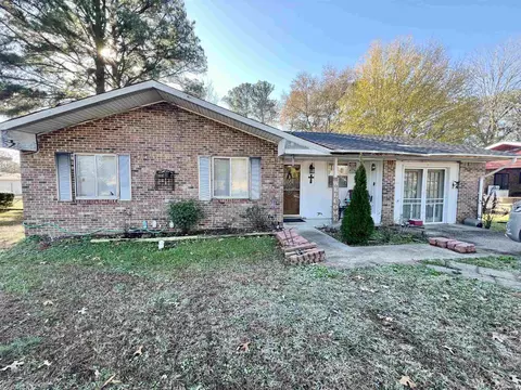 113 Laurel Dr, Adamsville, TN 38310