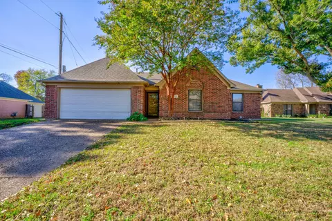 1569 Wind River Cir, Cordova, TN 38016