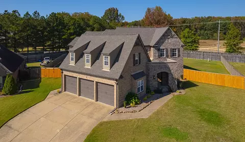 9600 Grays Meadow Dr, Cordova, TN 38018