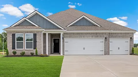 205 Oak Hollow Dr, Oakland, TN 38060