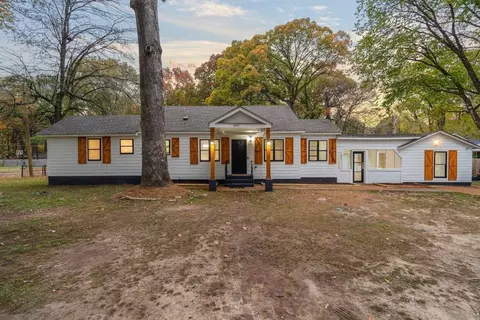1042 Alcy Rd, Memphis, TN 38106