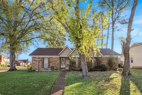 3948 Robin Hill Dr, Bartlett, TN 38135