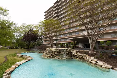1960 N Parkway Blvd #302, Memphis, TN 38112