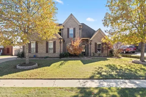 225 Estanaula Dr, Collierville, TN 38017