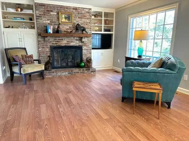Living - 101 Bettydale Cir, Iuka, MS 38852 photo 1 of 4