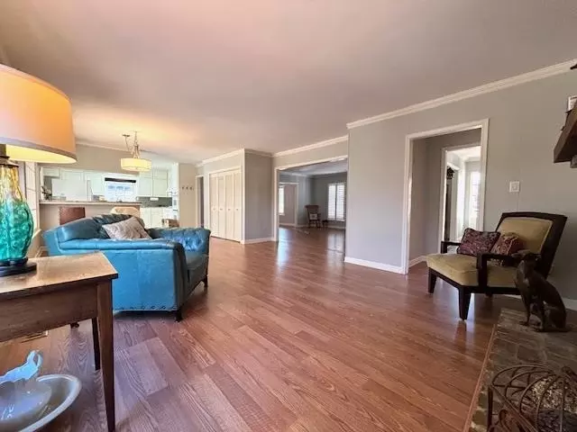 Living - 101 Bettydale Cir, Iuka, MS 38852 photo 2 of 4