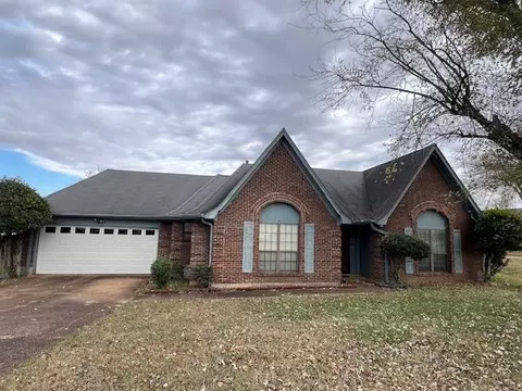 6707 Lakepoint Cir, Memphis, TN 38141