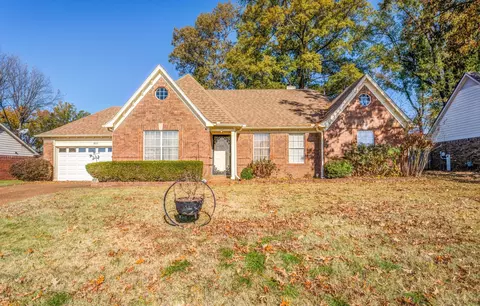 8012 Sandywood Ln, Bartlett, TN 38133